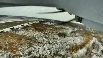 Nga tuyên bố "bắn nổ F-16", kịch chiến dữ dội - Hàng ngàn quân kéo sát biên giới Nga, Kiev nhận tin sốc - Ảnh 1.