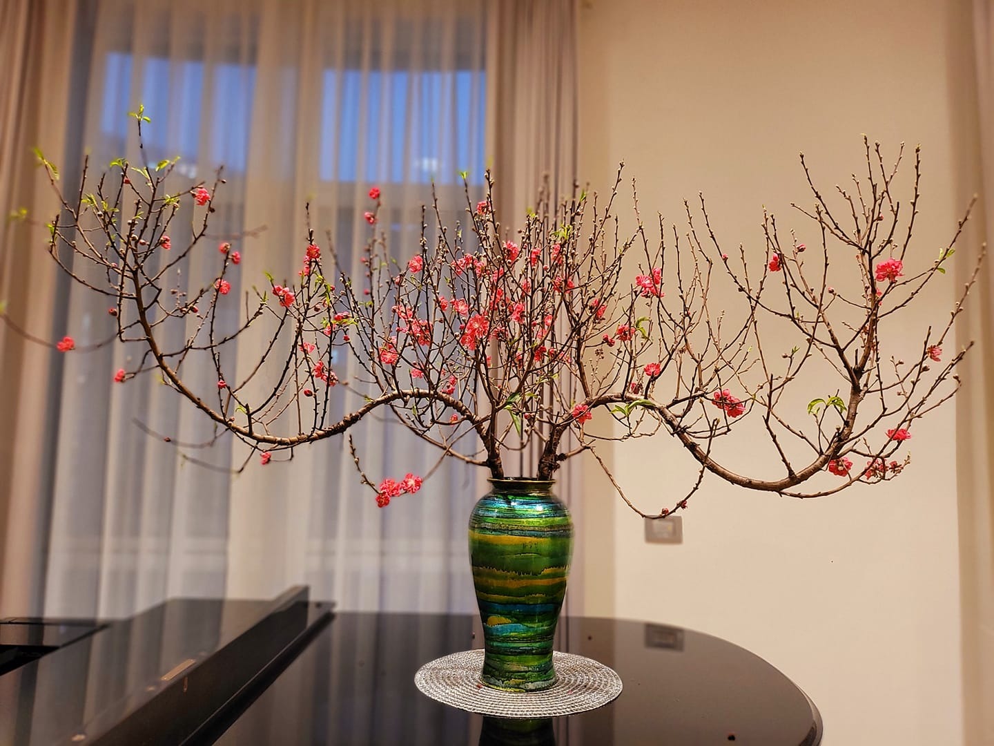 5 loại hoa NÊN trưng bàn thờ Tết: Giữ cát khí, tụ phúc lành, đón lộc đầu năm- Ảnh 3.