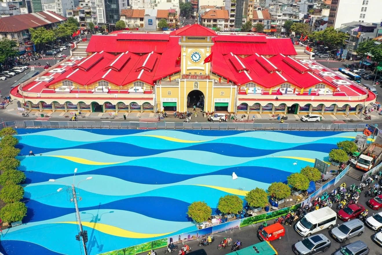 Cảnh tượng ngay lúc này tại khu chợ hơn 100 tuổi giữa TP.HCM: Nhiều người không tin vào mắt mình - Ảnh 6.