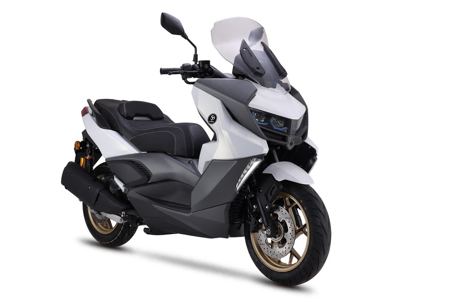 Xe tay ga 300cc gi&aacute; chỉ hơn 70 triệu, bảo h&agrave;nh tận 6 năm: "M&oacute;n hời" thế kỷ hay "c&uacute; lừa" từ h&atilde;ng xe Trung Quốc? - Ảnh 1.