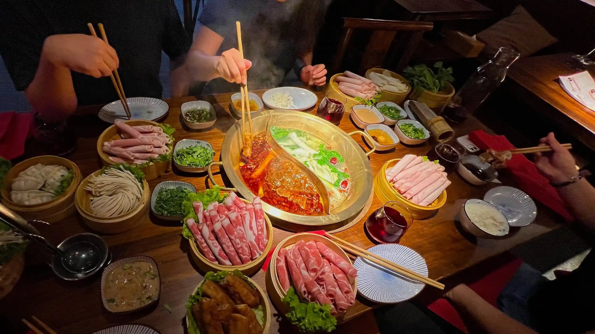 Không Ngã Vẫn Đau Chân, Người Đàn Ông 40 Tuổi Đi Khám Bàng Hoàng Nhận Tin Mắc Suy Thận, Bác Sĩ Lắc Đầu: “Tại Sao Ăn Món Này Nhiều Thế?” Food Hotpot China 1769692252830 17696922534951280884606