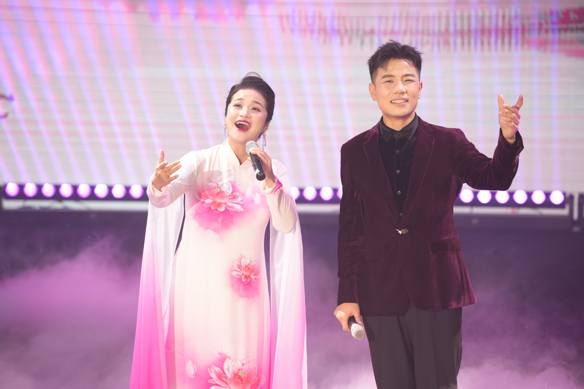 Đêm nhạc giao lưu văn hóa Việt – Trung quy tụ nhiều nghệ sĩ hai nước tại Hà Nội - Ảnh 5.