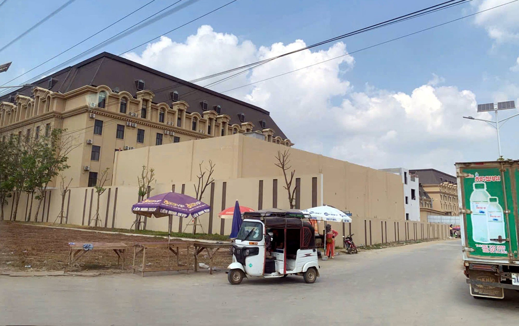 Băng nhóm lừa đảo quốc tế bị bắt giữ , chiếm đoạt 300 tỉ đồng tại Việt Nam - Ảnh 1.