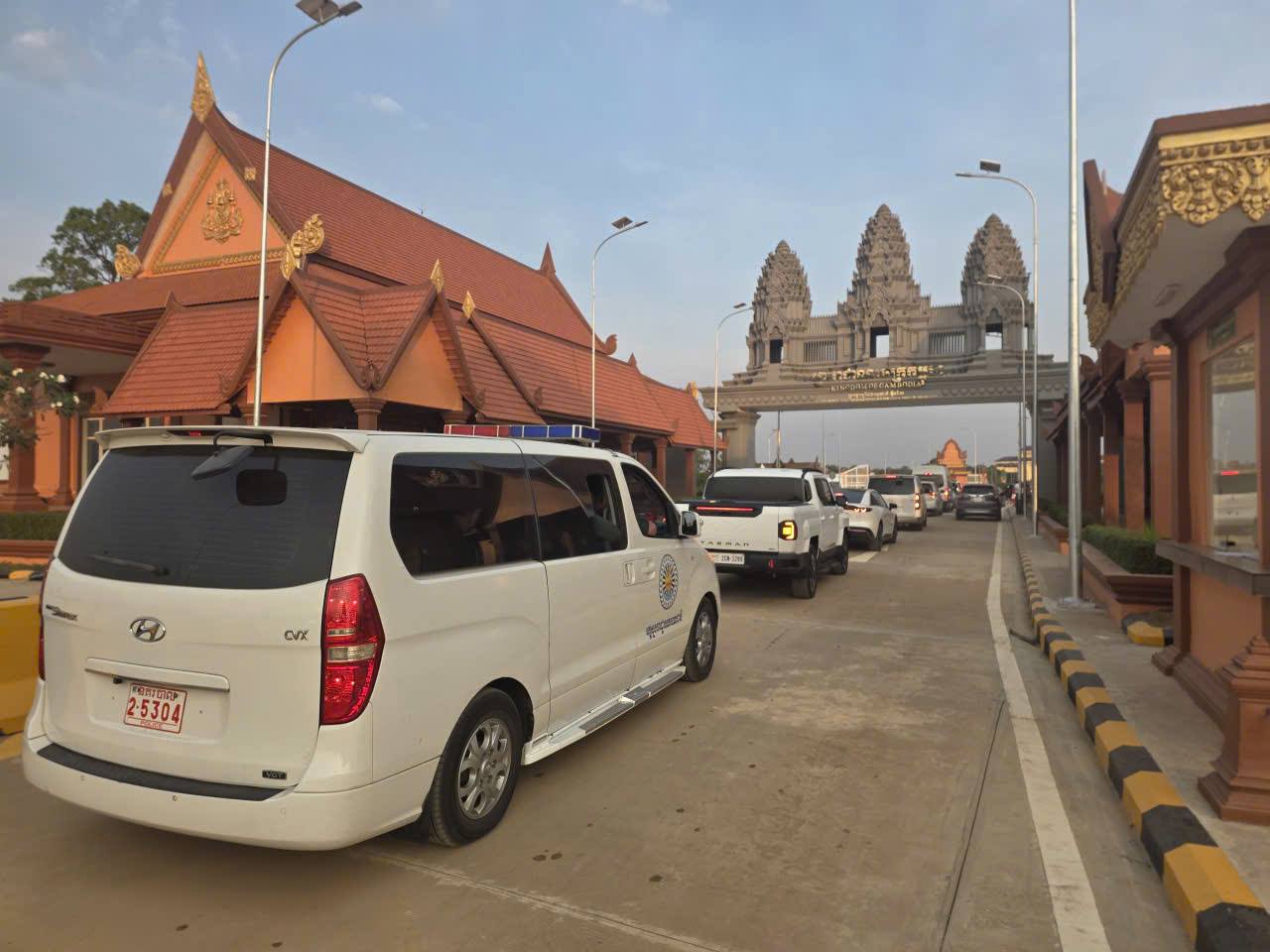 Băng nhóm lừa đảo quốc tế bị bắt giữ , chiếm đoạt 300 tỉ đồng tại Việt Nam - Ảnh 4.