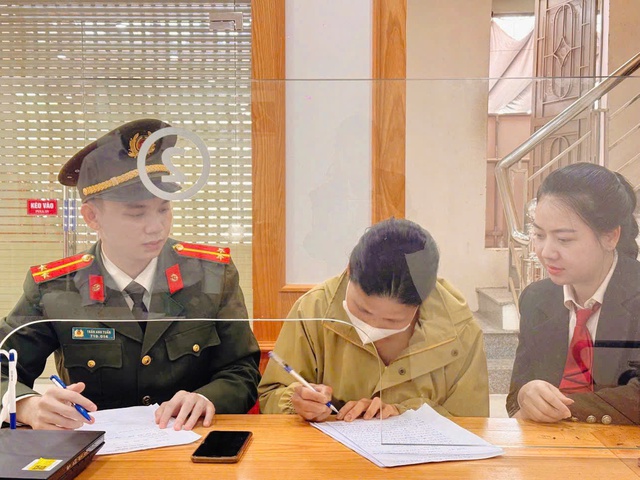 Người phụ nữ đến ngân hàng vay 200 triệu đồng, công an khẩn trương xác minh - Ảnh 1.
