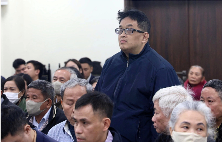 Cựu Viện trưởng Viện Y dược học dân tộc TPHCM bị cáo buộc nhận hối lộ 47 tỷ đồng - Ảnh 1.