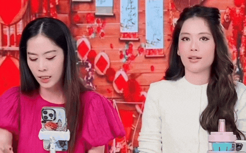 Căng: Nam Em và Nam Anh cãi nhau dữ dội, livestream bán hàng phải tắt đột ngột- Ảnh 1. Căng: Nam Em và Nam Anh cãi nhau dữ dội, livestream bán hàng phải tắt đột ngột- Ảnh 1.