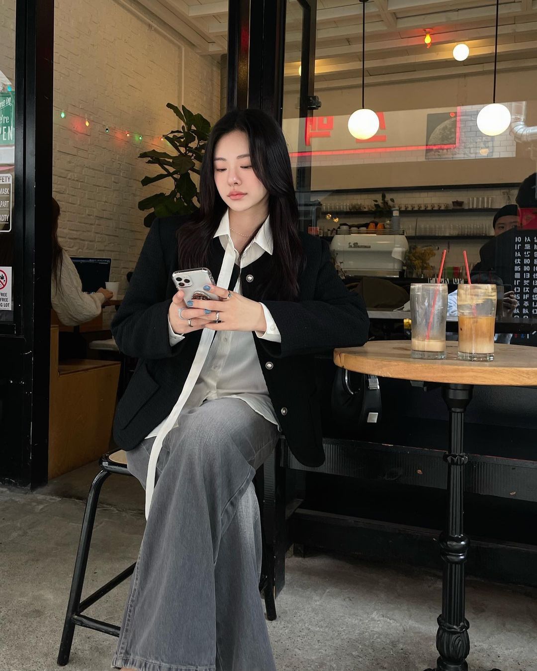 Sếp giao việc lúc 9h tối, cô gái không thèm trả lời nên bị đuổi việc: Cộng đồng mạng thẳng thắn “khó bênh”- Ảnh 2. Sếp giao việc lúc 9h tối, cô gái không thèm trả lời nên bị đuổi việc: Cộng đồng mạng thẳng thắn “khó bênh”- Ảnh 2.