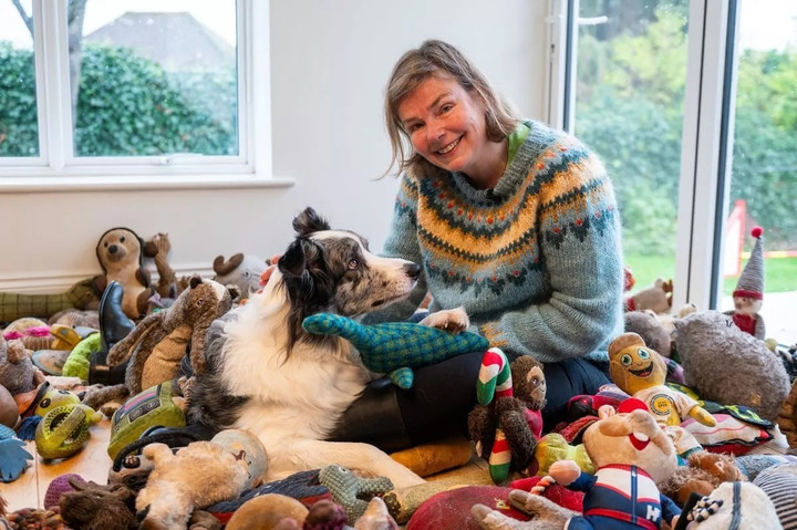 Ch&uacute; ch&oacute; th&ocirc;ng minh nhớ t&ecirc;n 221 m&oacute;n đồ chơi g&acirc;y kinh ngạc giới khoa học - Ảnh 1.