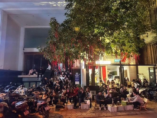 Tết Dương lịch “ăn nên làm ra”: Quán cafe, photobooth, thời trang doanh thu tăng 2-3 lần, xe ôm công nghệ kiếm 1,5 triệu/5 tiếng - Ảnh 3. Tết Dương lịch “ăn nên làm ra”: Quán cafe, photobooth, thời trang doanh thu tăng 2-3 lần, xe ôm công nghệ kiếm 1,5 triệu/5 tiếng - Ảnh 3.