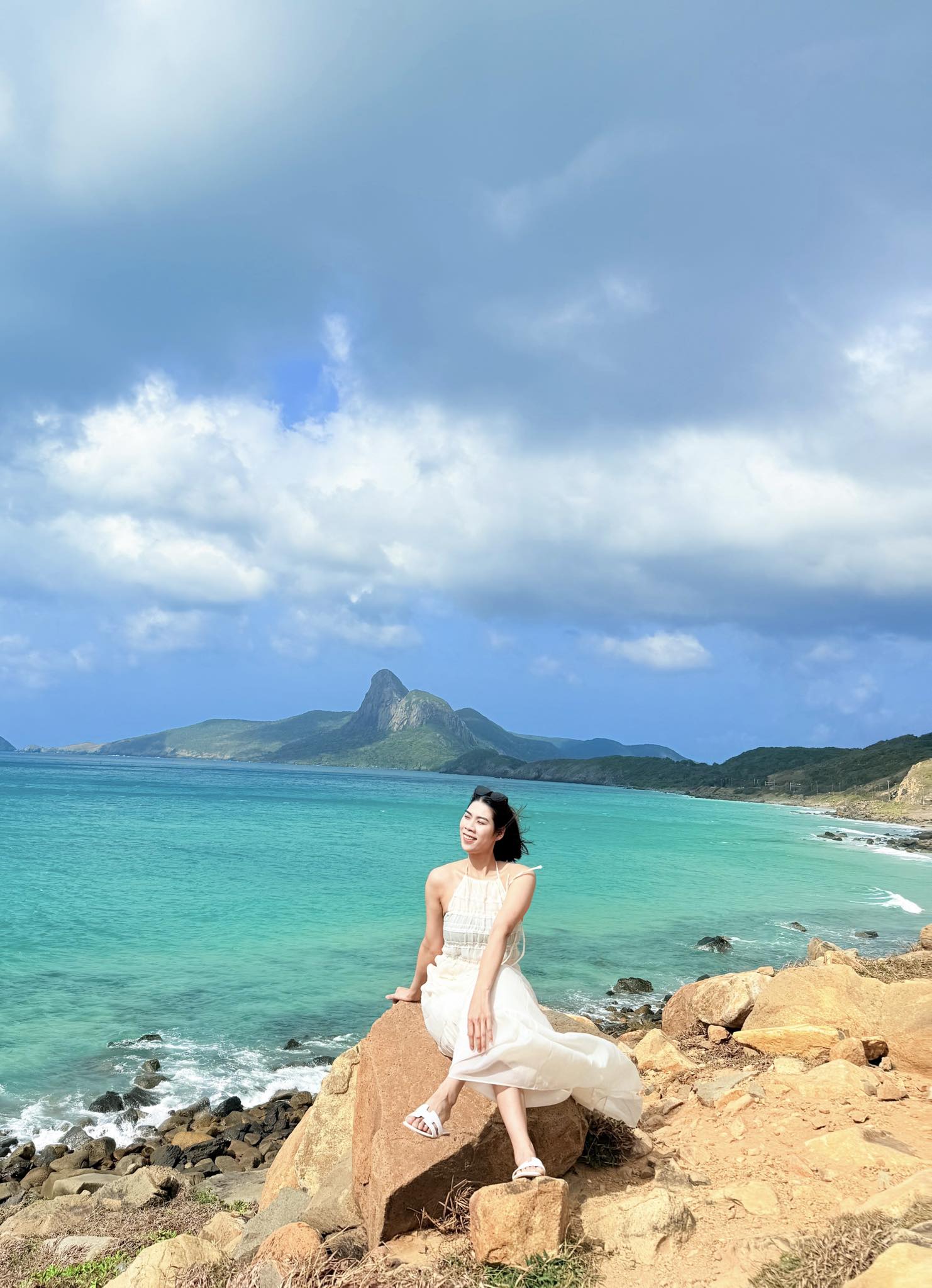 Đầu năm hotgirl bóng chuyền công khai hẹn hò siêu kình ngư Việt Nam toả sáng tại SEA Games, chuyện tình "chị em" cực ngọt? - Ảnh 2. Đầu năm hotgirl bóng chuyền công khai hẹn hò siêu kình ngư Việt Nam toả sáng tại SEA Games, chuyện tình "chị em" cực ngọt? - Ảnh 2.