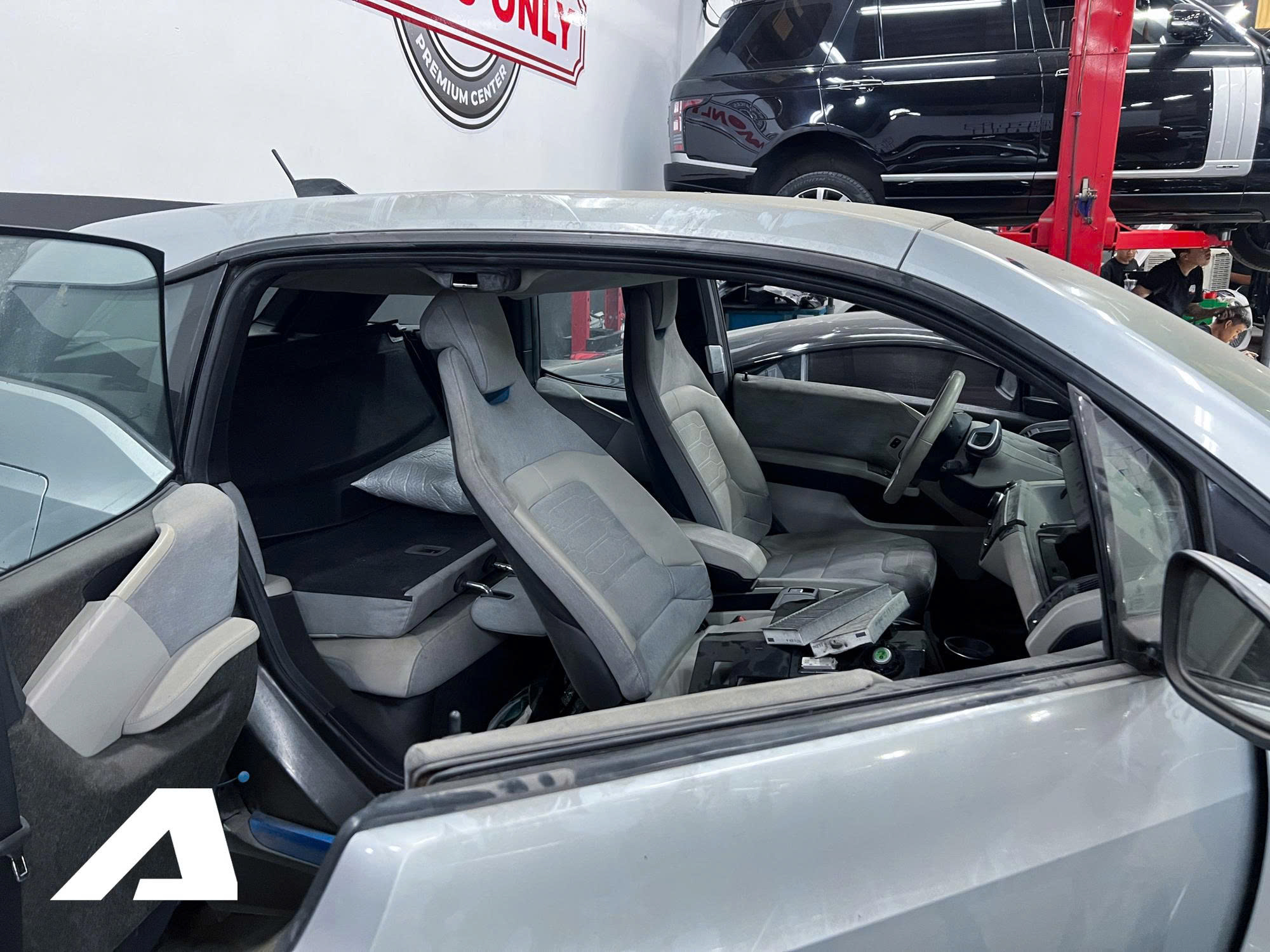 10 năm BMW i3 về Việt Nam: Thay pin gần 1 tỷ đồng, gấp 5 lần đại tu xe xăng c&ugrave;ng cỡ- Ảnh 2.