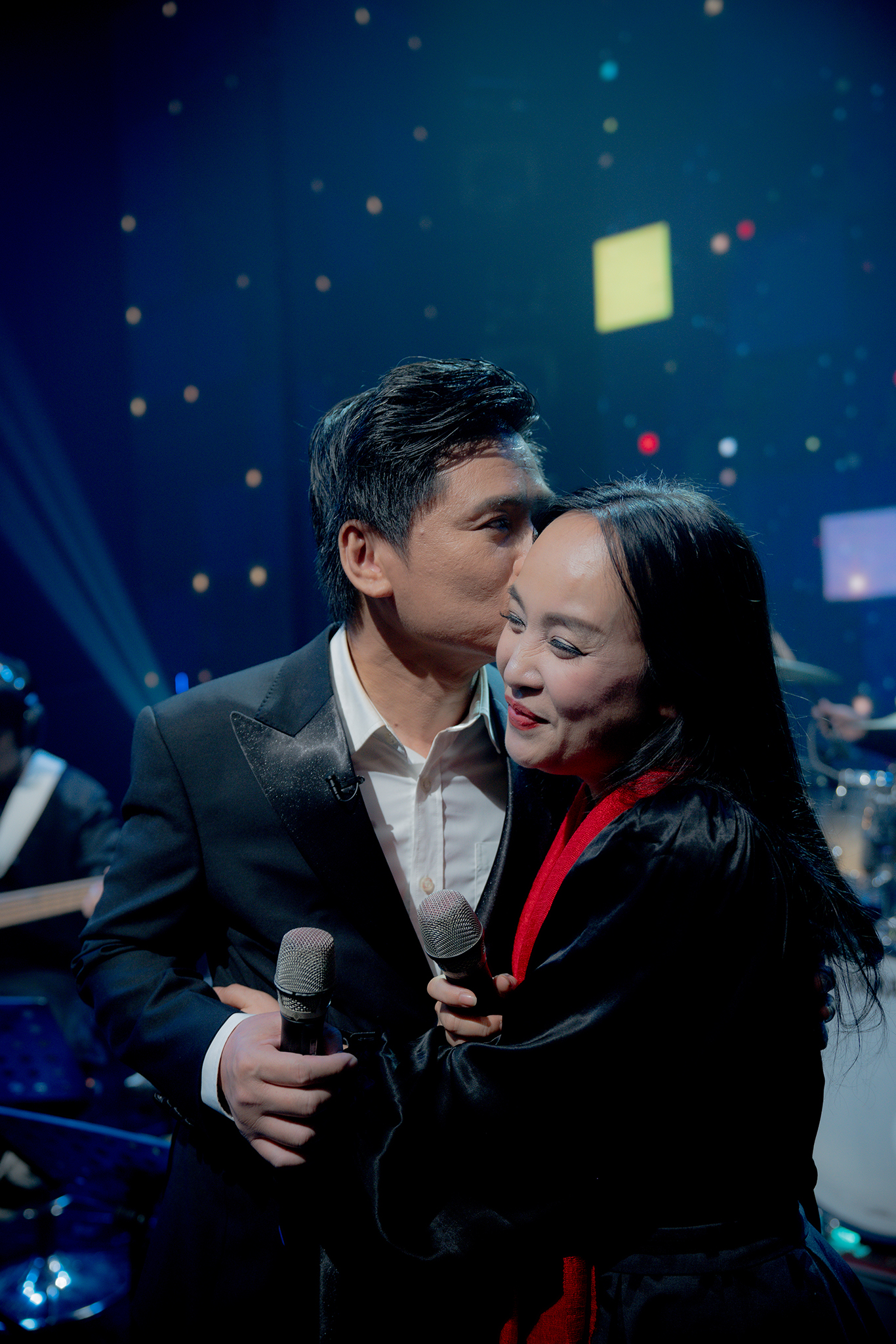 Việt Nam c&oacute; cặp vợ chồng quyền lực đều l&agrave; Gi&aacute;m đốc Nh&agrave; h&aacute;t, giọng h&aacute;t đẳng cấp NSND cả nước c&ocirc;ng nhận- Ảnh 6.