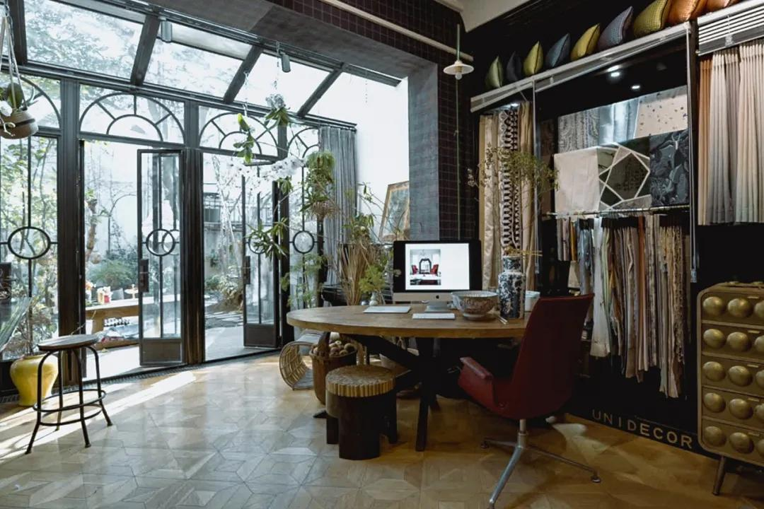 Thuê nhà nhỏ vẫn sống như biệt thự: Mẹ đơn thân biến ban công - sân hẹp thành khu vườn xanh mướt- Ảnh 1. Thuê nhà nhỏ vẫn sống như biệt thự: Mẹ đơn thân biến ban công - sân hẹp thành khu vườn xanh mướt- Ảnh 1.