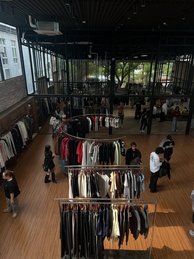 Tết Dương lịch “ăn nên làm ra”: Quán cafe, photobooth, thời trang doanh thu tăng 2-3 lần, xe ôm công nghệ kiếm 1,5 triệu/5 tiếng - Ảnh 10. Tết Dương lịch “ăn nên làm ra”: Quán cafe, photobooth, thời trang doanh thu tăng 2-3 lần, xe ôm công nghệ kiếm 1,5 triệu/5 tiếng - Ảnh 10.