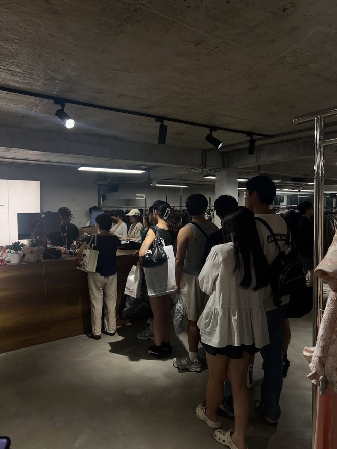 Tết Dương lịch “ăn nên làm ra”: Quán cafe, photobooth, thời trang doanh thu tăng 2-3 lần, xe ôm công nghệ kiếm 1,5 triệu/5 tiếng - Ảnh 13. Tết Dương lịch “ăn nên làm ra”: Quán cafe, photobooth, thời trang doanh thu tăng 2-3 lần, xe ôm công nghệ kiếm 1,5 triệu/5 tiếng - Ảnh 13.