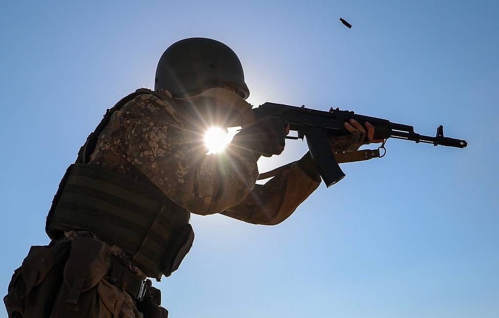 [N&Oacute;NG] Nổ lớn ở thủ đ&ocirc; Venezuela: Tiếng m&aacute;y bay gầm r&uacute; giữa kh&ocirc;ng trung - Ảnh 1.