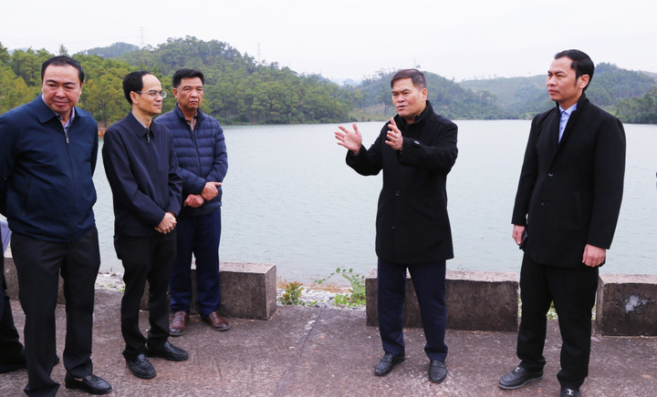 Quảng Ninh x&acirc;y Trung t&acirc;m h&agrave;nh ch&iacute;nh mới với Quảng trường 100 . 000 Người b&ecirc;n Vịnh Cửa Lục - Ảnh 2.