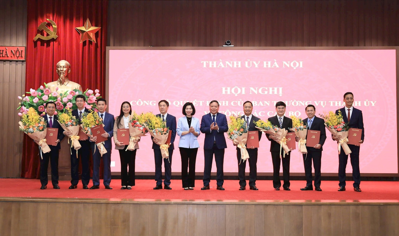 Xem x&eacute;t c&ocirc;ng t&aacute;c c&aacute;n bộ H&agrave; Nội tại kỳ họp thứ 30 HĐND th&agrave;nh phố - Ảnh 1.