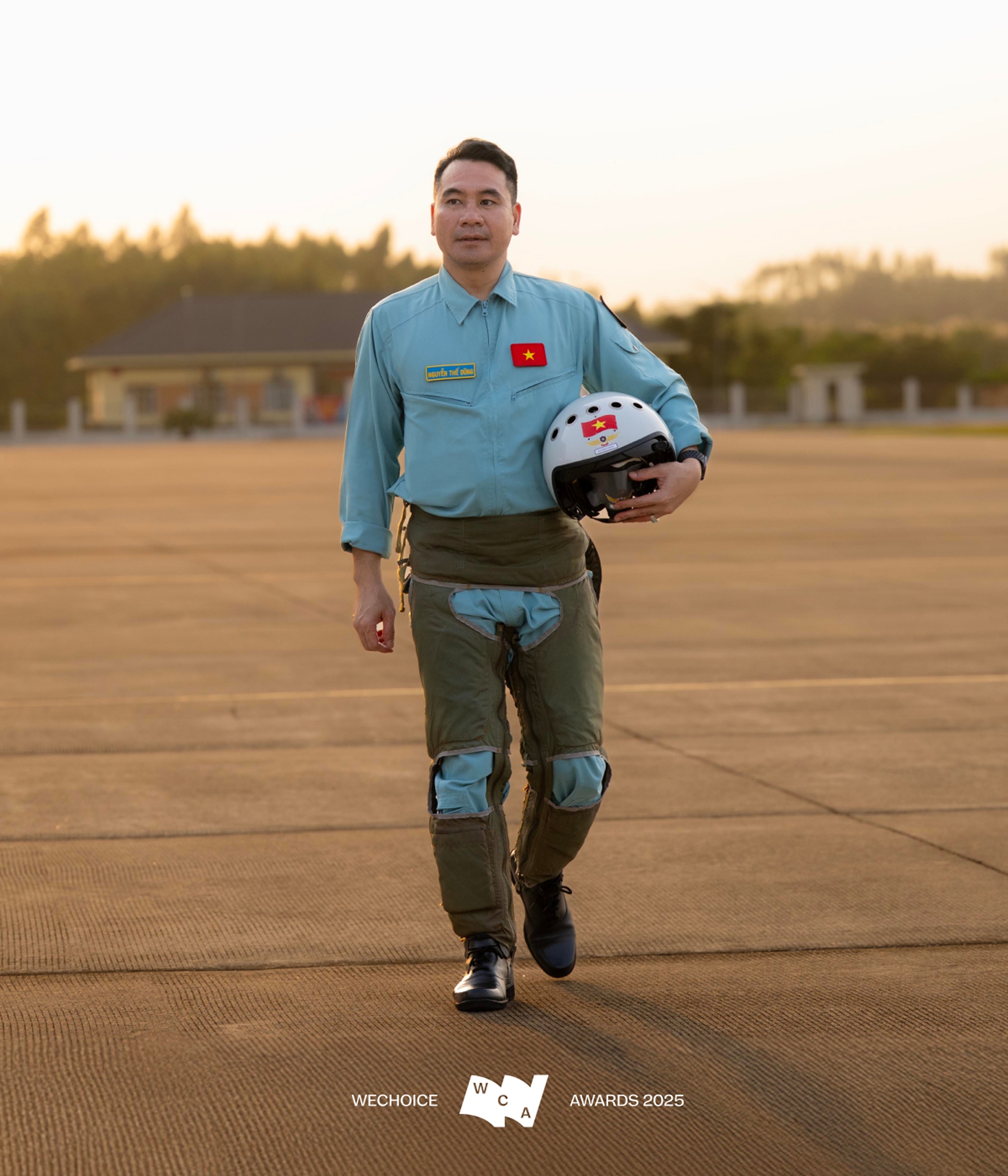 Đại tá - Phi công cấp 1 Nguyễn Thế Dũng: Bay trên bầu trời bình yên chào mừng Đại lễ Quốc gia- Ảnh 1.