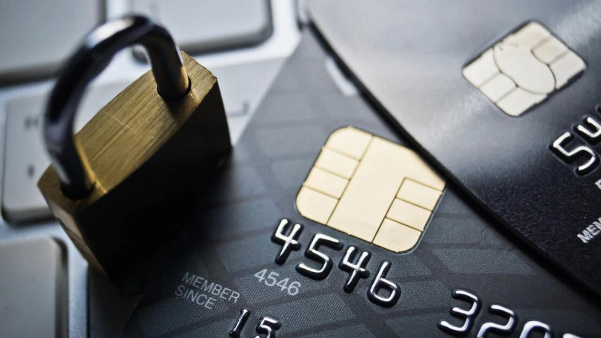 Công an cảnh báo an toàn thông tin CCCD và tài khoản ngân hàng năm 2026 - Ảnh 1.