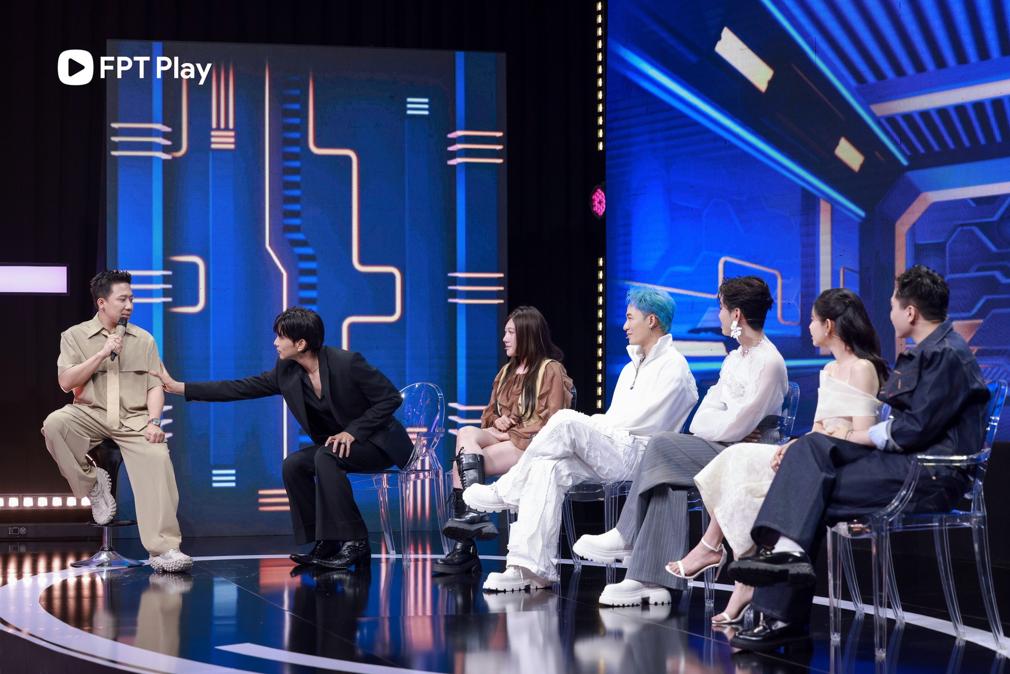 Show Giải trí của năm tại WeChoice 2025: Bức tranh đa màu sắc và xu hướng mới- Ảnh 1.