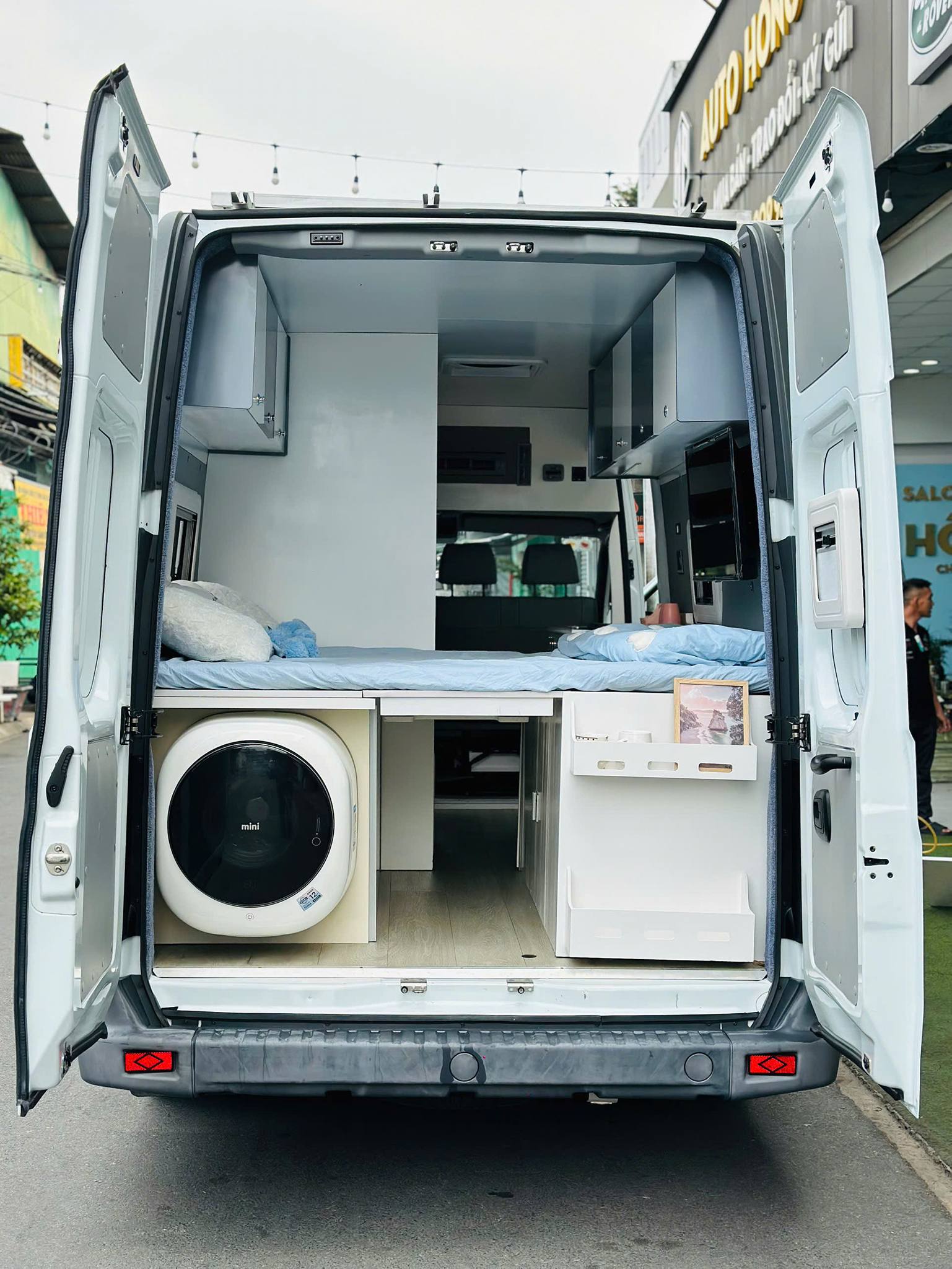 Rao ‘nhà di động’ từng của Ngọc Trinh giá hơn 800 triệu đồng, người bán cho biết mua mới hơn 2 tỷ, lăn bánh chỉ 5.000km- Ảnh 3.