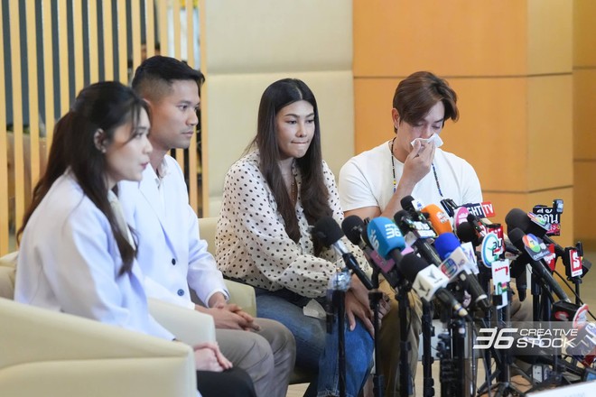 Nhói lòng ngọc nữ showbiz mất con gái đầu lòng, nguy kịch tính mạng do vỡ tử cung ở tháng cuối thai kỳ- Ảnh 4. Nhói lòng ngọc nữ showbiz mất con gái đầu lòng, nguy kịch tính mạng do vỡ tử cung ở tháng cuối thai kỳ- Ảnh 4.