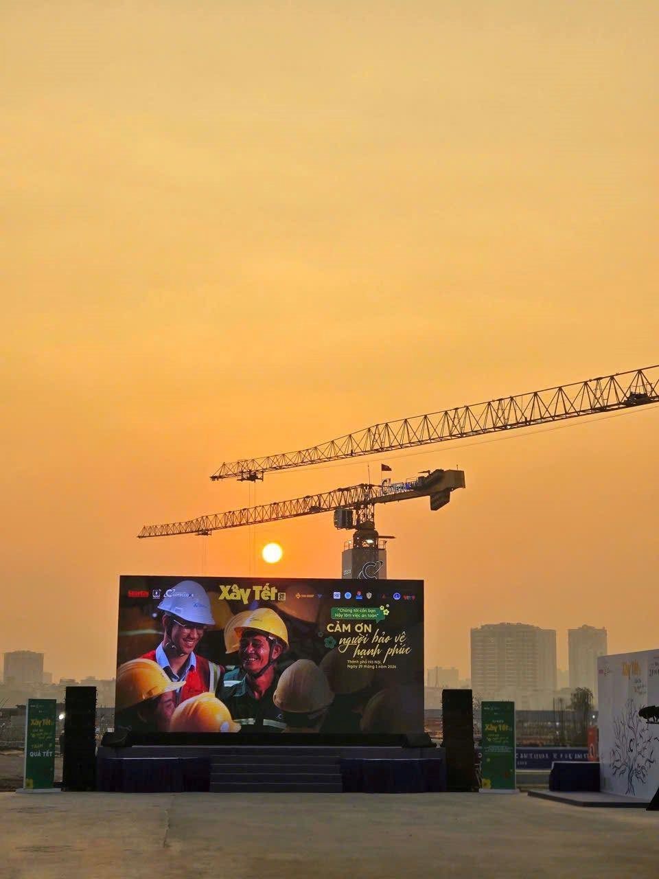 Xây Tết 2026: Nhà thầu lớn nhất Việt Nam chăm lo cho 1 . 100 Công nhân tại công trường - Ảnh 1.