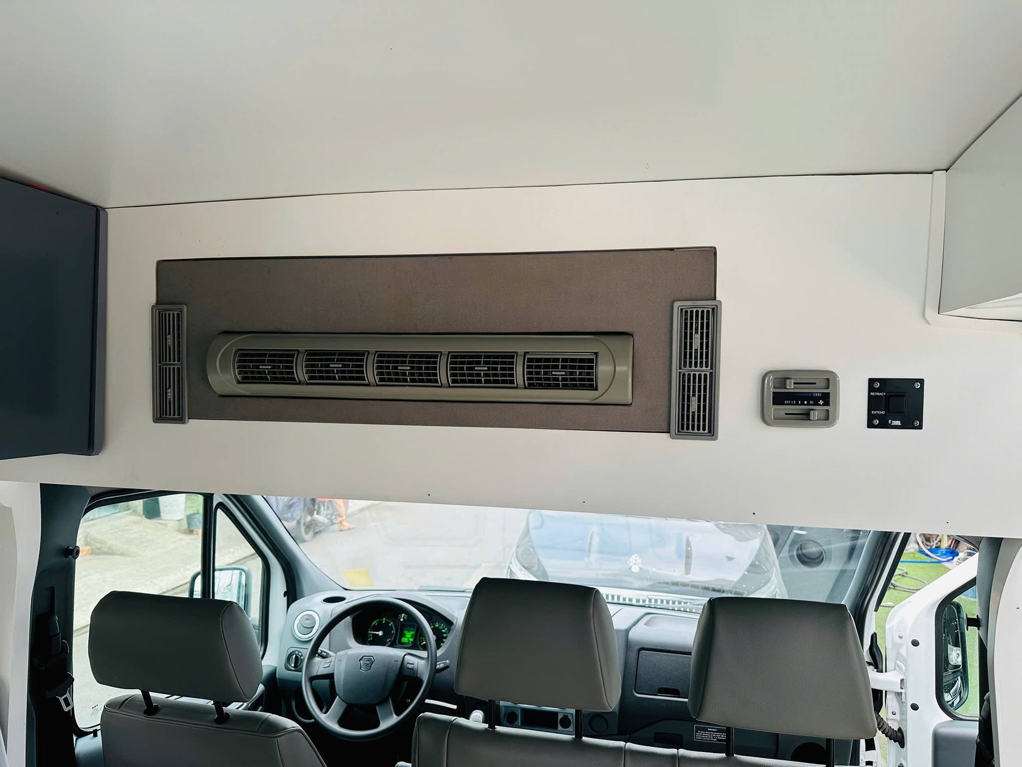 Rao ‘nhà di động’ từng của Ngọc Trinh giá hơn 800 triệu đồng, người bán cho biết mua mới hơn 2 tỷ, lăn bánh chỉ 5.000km- Ảnh 17.