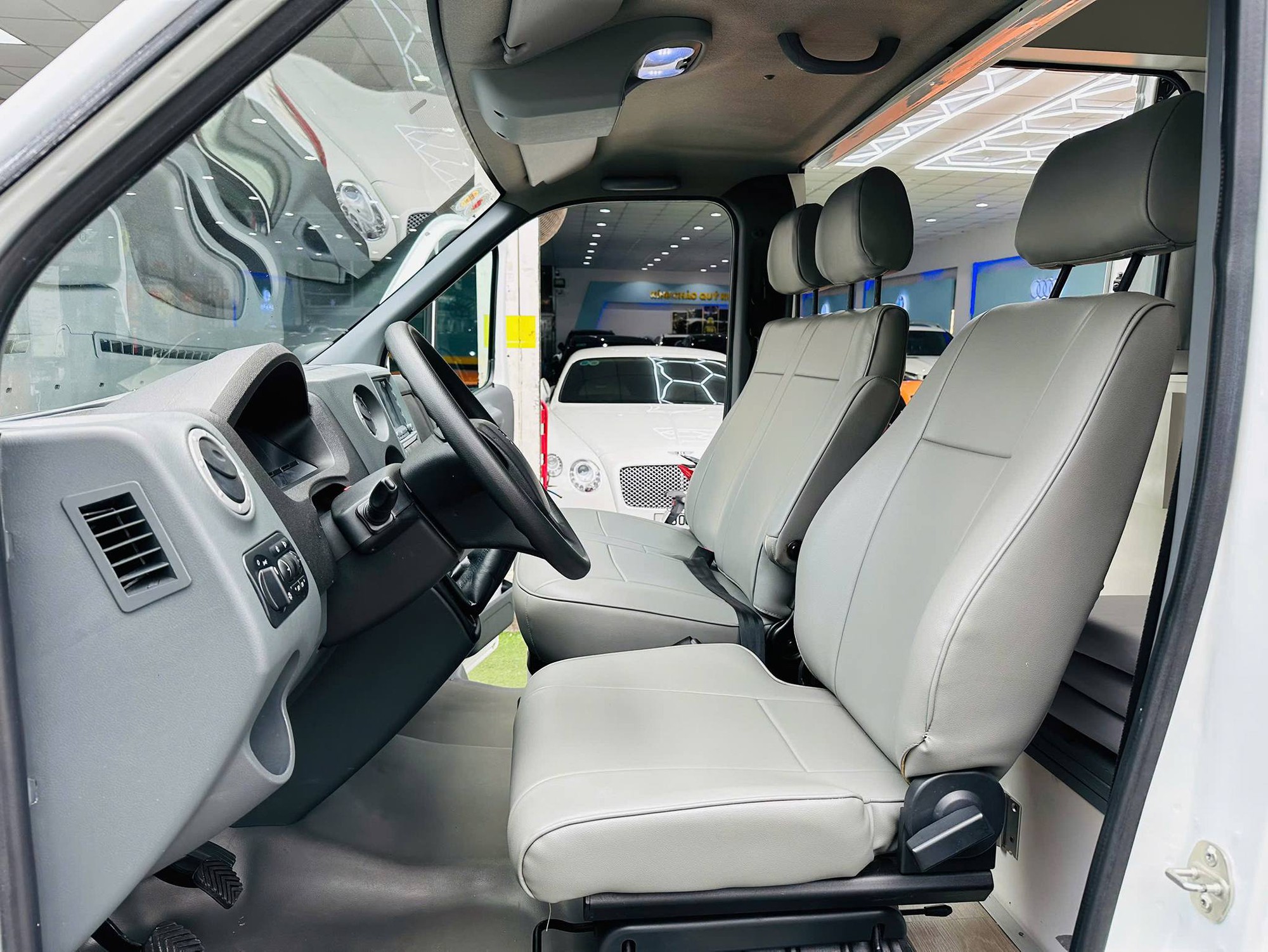 Rao ‘nhà di động’ từng của Ngọc Trinh giá hơn 800 triệu đồng, người bán cho biết mua mới hơn 2 tỷ, lăn bánh chỉ 5.000km- Ảnh 7.