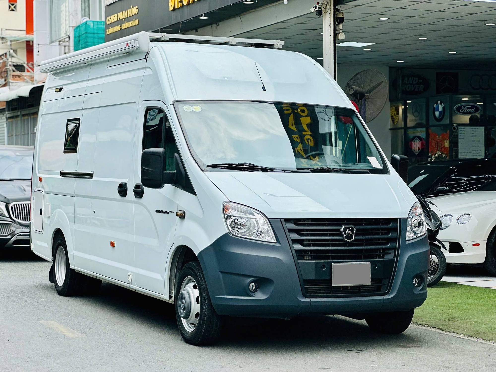 Rao ‘nhà di động’ từng của Ngọc Trinh giá hơn 800 triệu đồng, người bán cho biết mua mới hơn 2 tỷ, lăn bánh chỉ 5.000km- Ảnh 2.