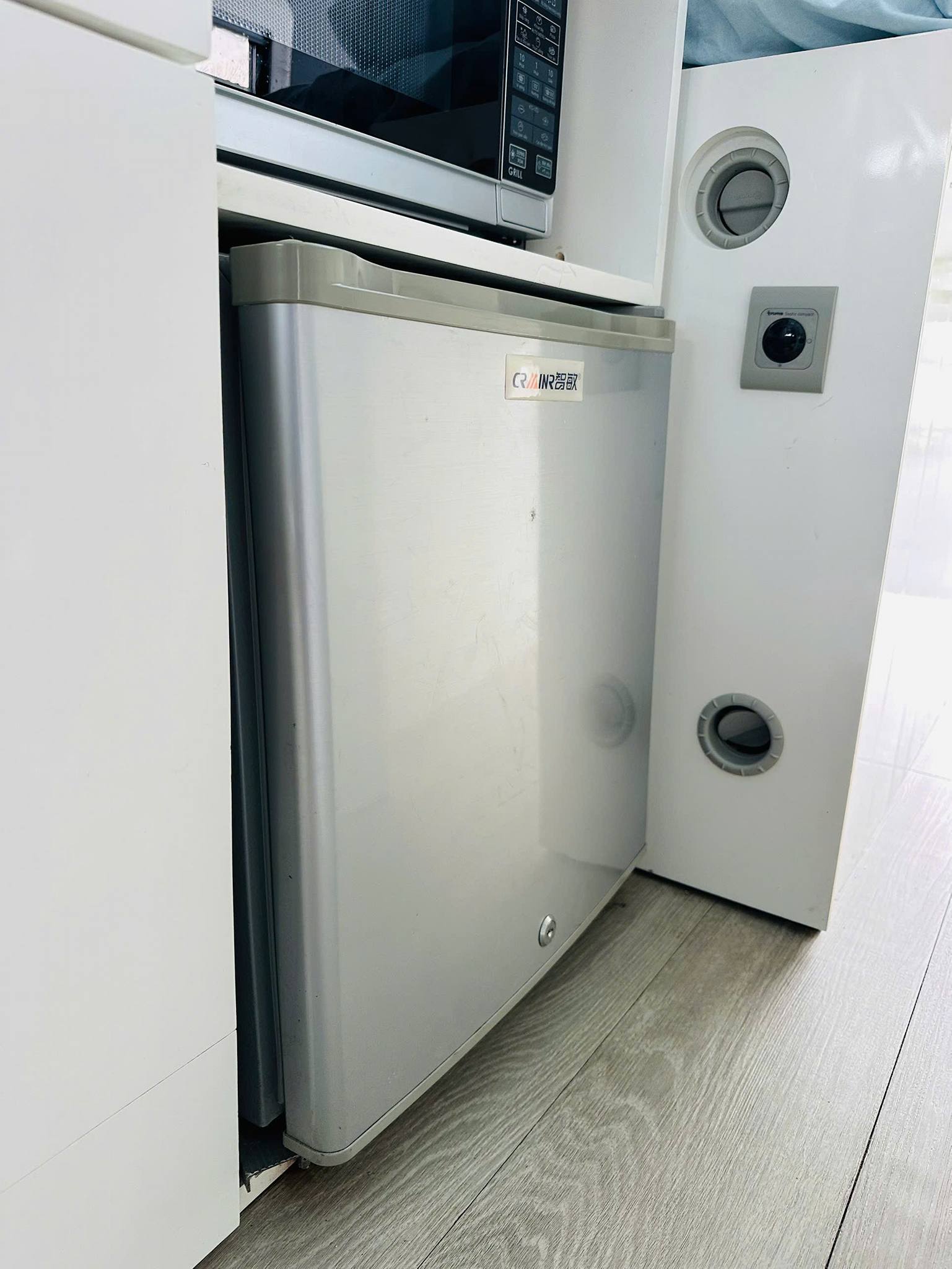 Rao ‘nhà di động’ từng của Ngọc Trinh giá hơn 800 triệu đồng, người bán cho biết mua mới hơn 2 tỷ, lăn bánh chỉ 5.000km- Ảnh 14.