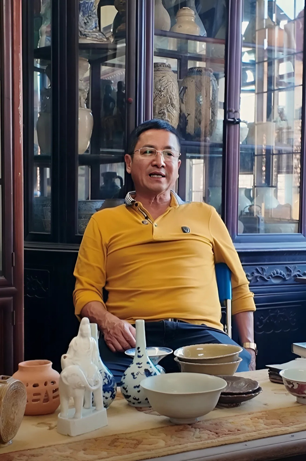 NSƯT Ch&iacute; Trung: "Lương t&ocirc;i 12,2 triệu/th&aacute;ng, đủ sống, chưa đủ để đi chơi, đi du lịch"- Ảnh 1.