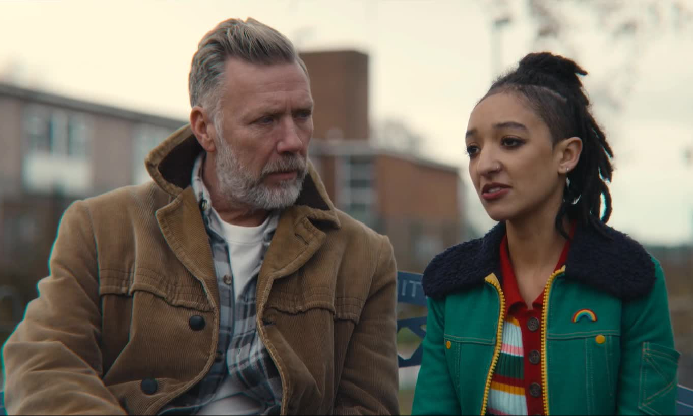 Xem phim Sex Education, t&ocirc;i sốc tột độ khi con đề nghị: "Bố mẹ h&atilde;y ly h&ocirc;n đi, con mệt mỏi lắm rồi!"- Ảnh 1.