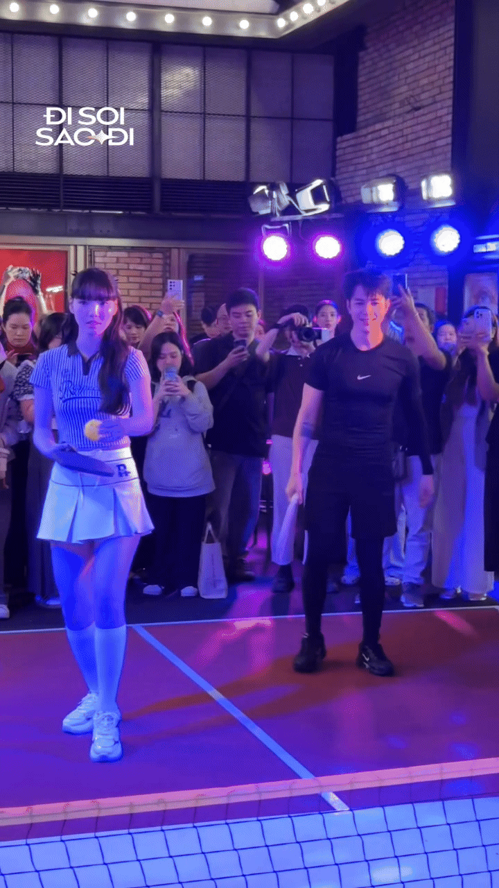 Danh tính cô gái vừa bước ra sân pickleball đã khiến tất cả xuýt xoa: "Không có đẹp nhất chỉ có đẹp hơn” - Ảnh 1. Danh tính cô gái vừa bước ra sân pickleball đã khiến tất cả xuýt xoa: "Không có đẹp nhất chỉ có đẹp hơn” - Ảnh 1.