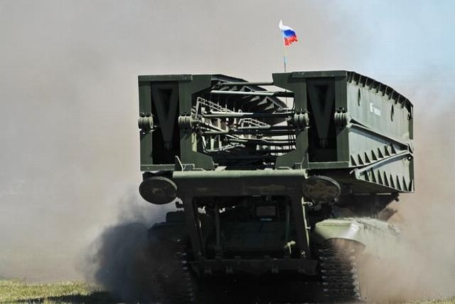 Hiệu quả đặc biệt của xe tăng bắc cầu MTU - 90 m trong c&ocirc;ng nghệ qu&acirc;n sự 2026 - Ảnh 8.