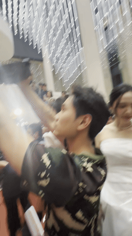 Á hậu cũng mê Đình Bắc như thường, hoá fan girl khi hotboy U23 Việt Nam diện vest bảnh bao khoe visual phát sáng- Ảnh 2.