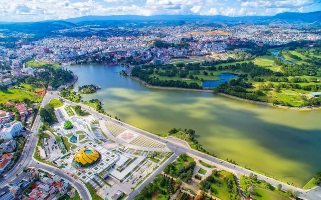 Tỉnh rộng nhất Việt Nam, nơi Sun Group, Vingroup… đổ bộ, sắp có thêm 3 dự án 44.000 tỷ đồng - Ảnh 1.