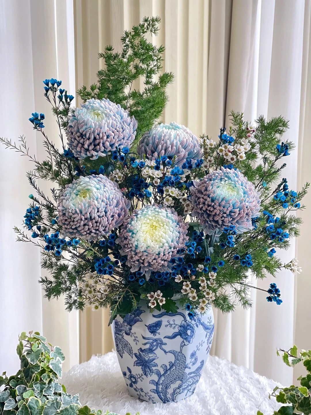 Chi hơn 300k mua cúc mẫu đơn khổng lồ cho phòng khách ngày Tết 2026 - Ảnh 33.