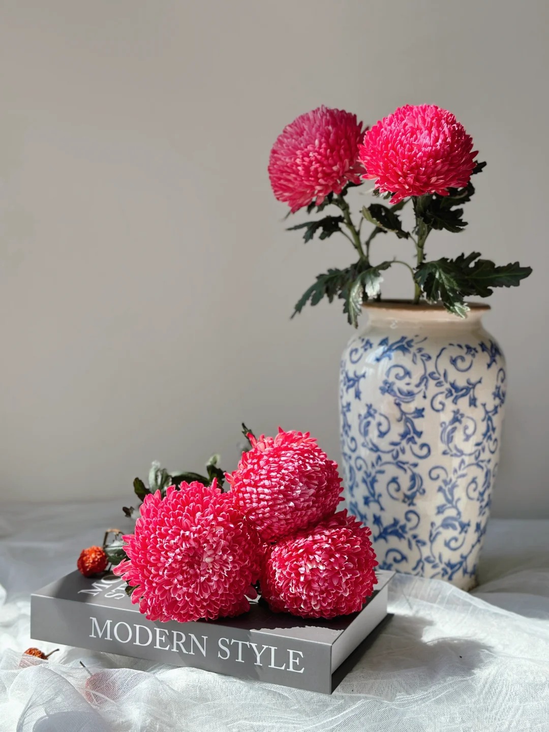 Chi hơn 300k mua cúc mẫu đơn khổng lồ cho phòng khách ngày Tết 2026 - Ảnh 21.