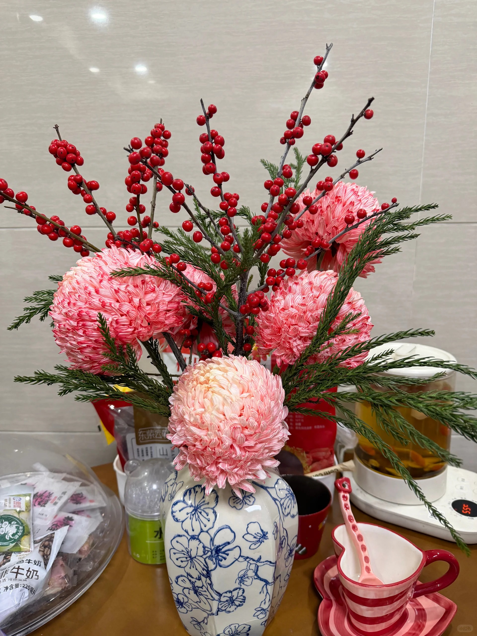 Chi hơn 300k mua cúc mẫu đơn khổng lồ cho phòng khách ngày Tết 2026 - Ảnh 17.