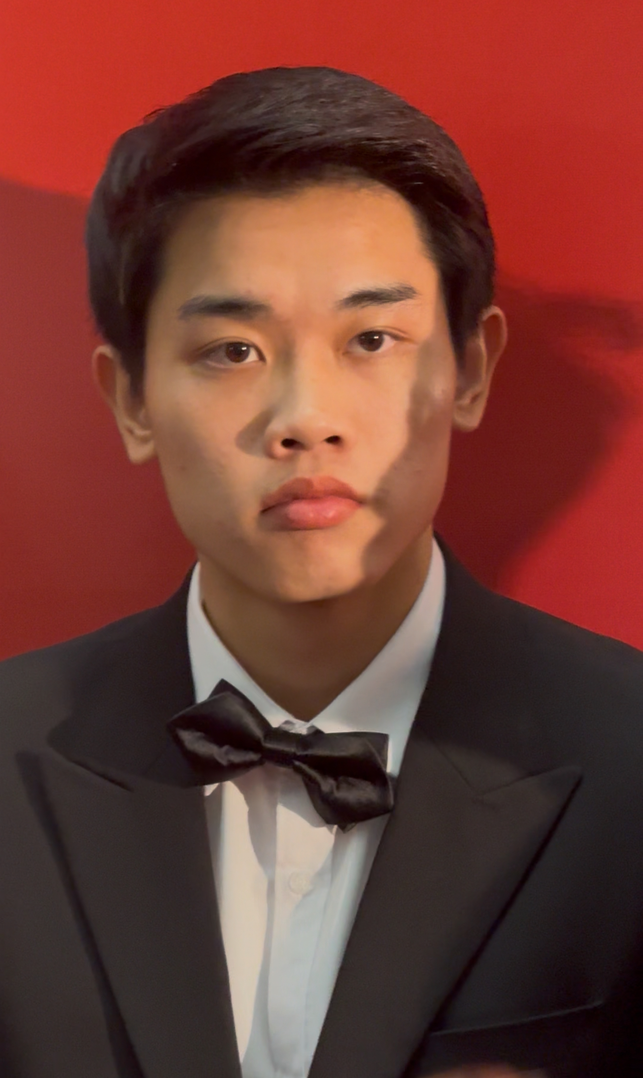 Á hậu cũng mê Đình Bắc như thường, hoá fan girl khi hotboy U23 Việt Nam diện vest bảnh bao khoe visual phát sáng- Ảnh 4.