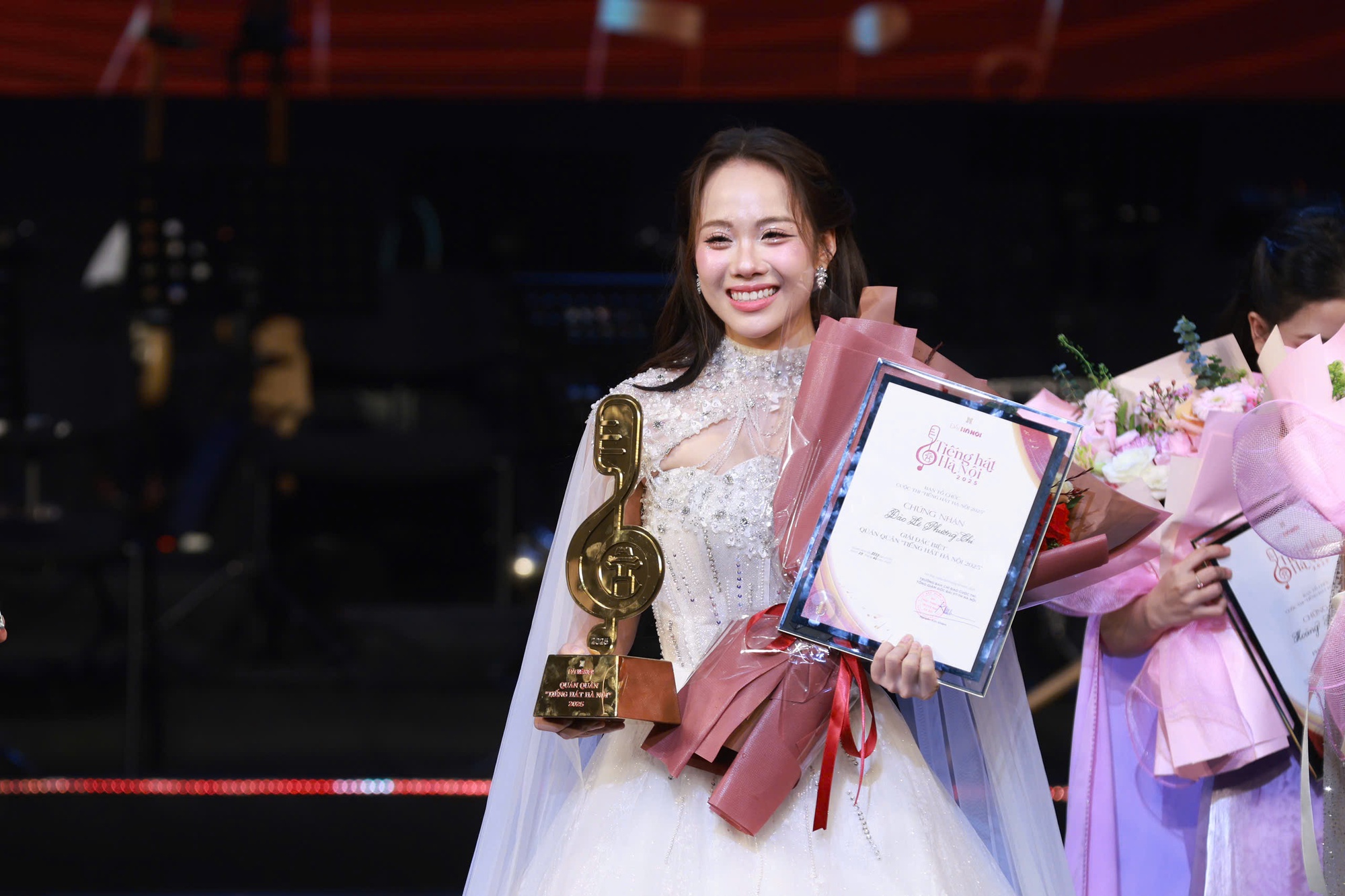 Quán quân Đào Lê Phương Chi nhận giải thưởng "khủng" - Ảnh 1.