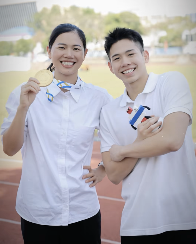 6,5 triệu người xem chị em Ánh Viên - Quang Thuấn thi bơi, ai giỏi hơn?- Ảnh 2.