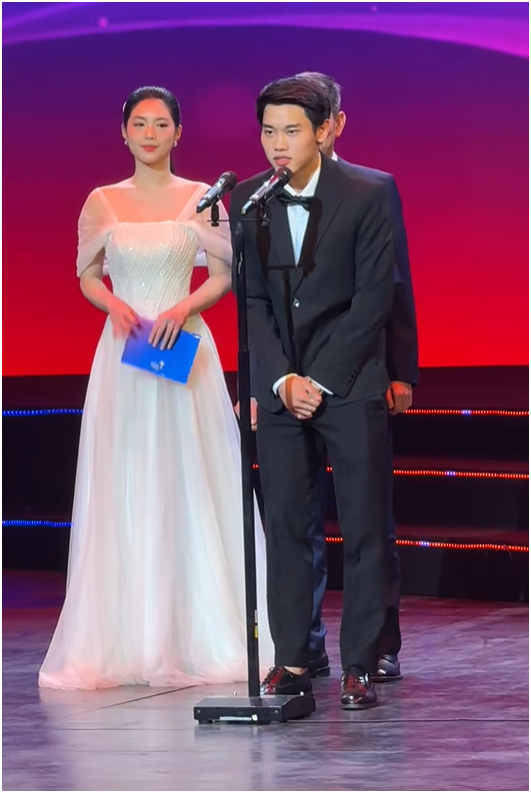 Mỹ nhân cao 1m70 mang quân hàm thiếu úy lọt top tìm kiếm với Đình Bắc: Từ gia thế đến học vấn đều đỉnh cao - Ảnh 1.