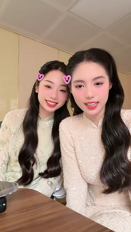 Ánh mắt của Đình Bắc viral, Á hậu Châu Anh vội livestream đính chính- Ảnh 3. Ánh mắt của Đình Bắc viral, Á hậu Châu Anh vội livestream đính chính- Ảnh 3.