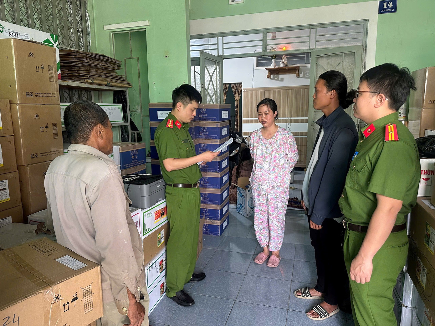 Vụ thuốc bảo vệ thực vật giả ở Đắk Lắk: Triệt ph&aacute; 19 c&ocirc;ng ty &ldquo; ma &rdquo; - Ảnh 2.