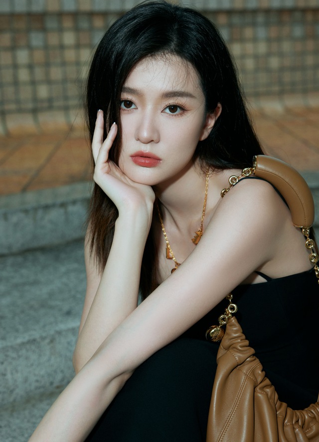 Mỹ nhân bỏ showbiz, cưới thiếu tập đoàn bất động sản nghìn tỷ: Không sung sướng như người đời tưởng tượng!- Ảnh 6. Mỹ nhân bỏ showbiz, cưới thiếu tập đoàn bất động sản nghìn tỷ: Không sung sướng như người đời tưởng tượng!- Ảnh 6.