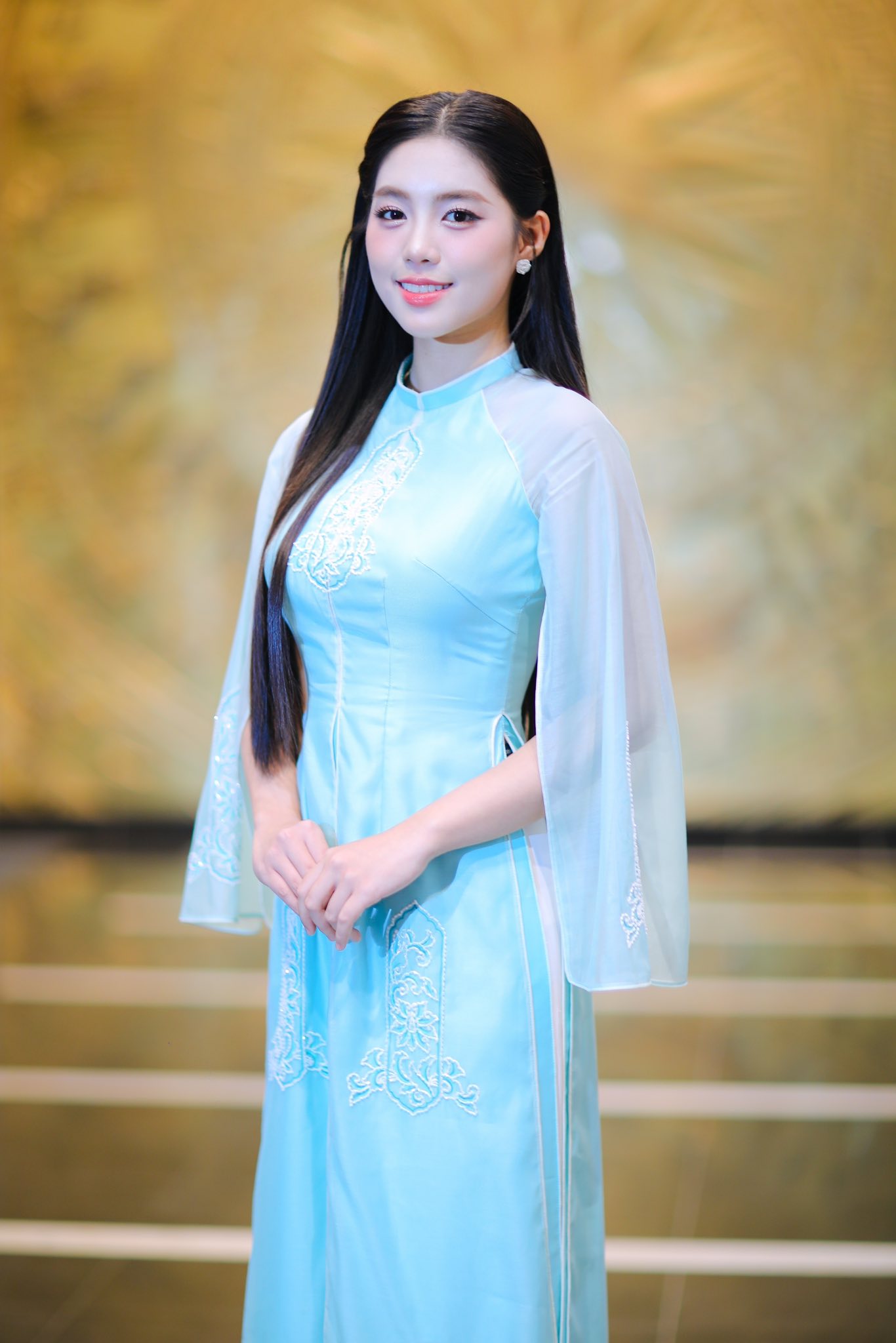 Châu Anh và Cẩm Ly: So kè 2 mỹ nhân được "đẩy thuyền" với Đình Bắc - Ảnh 8. Châu Anh và Cẩm Ly: So kè 2 mỹ nhân được "đẩy thuyền" với Đình Bắc - Ảnh 8.